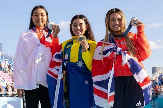 Arisa Trew Takes Gold at 2024 Skateboard Park Olympics