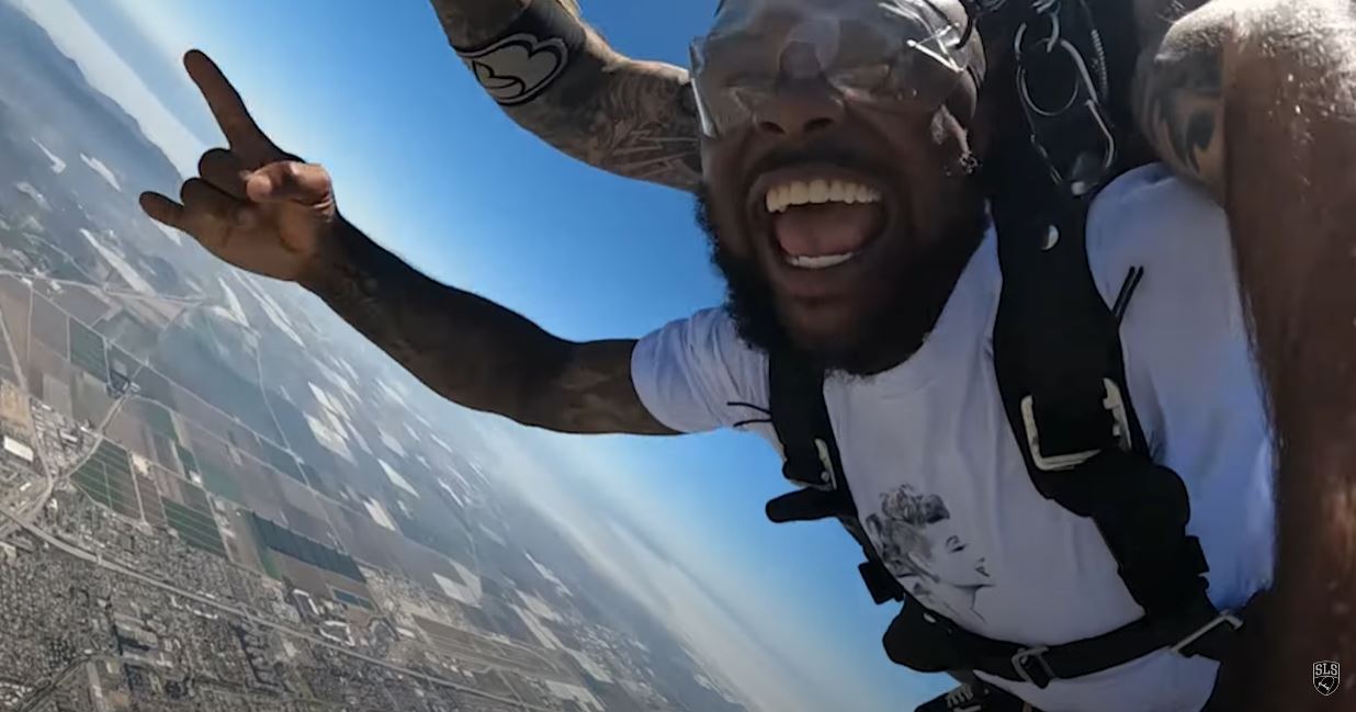 Dashawn Jordan Goes Skydiving