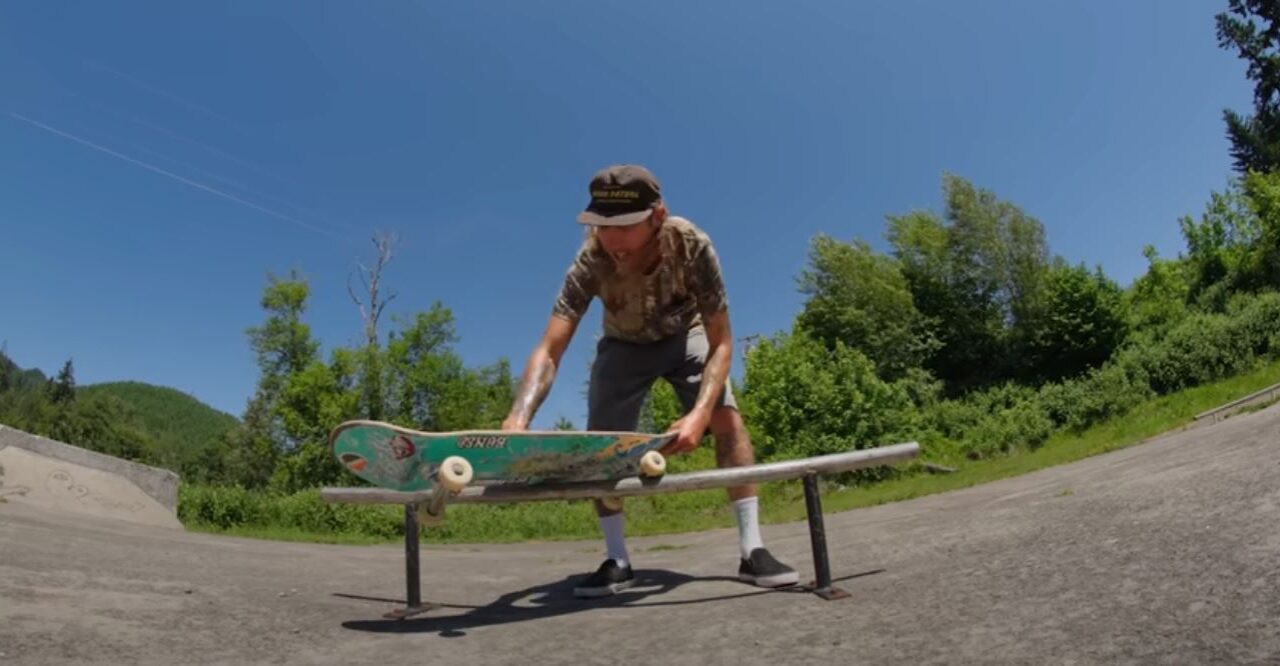 David Gravette showing how to skate