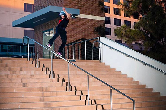 Henry Gartland frontside nose bluntslide