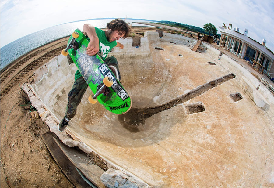 John Gardner skating DIY Bowl