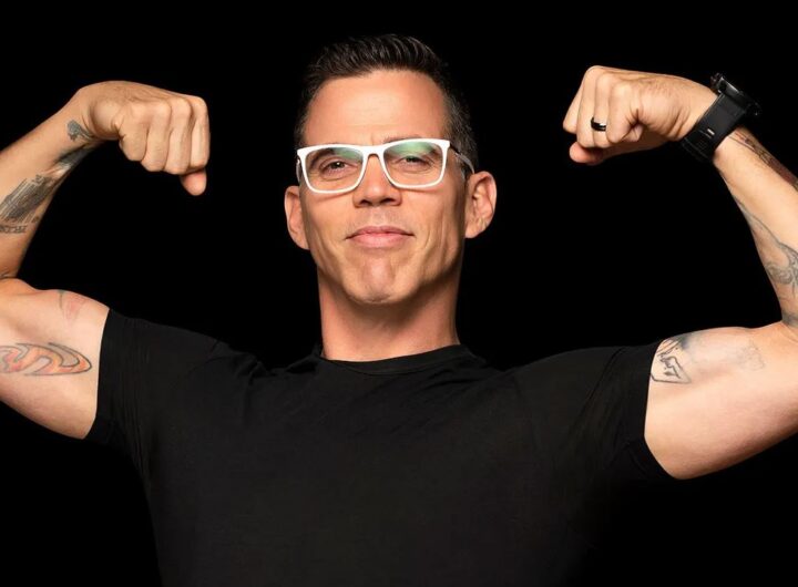 Steve-O Flexing